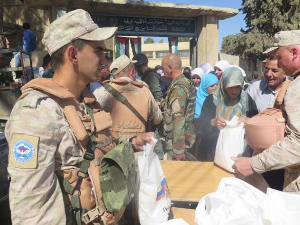 Несущие жизнь: «Руси, руси!» — сирийские дети встречают российский военный конвой (ФОТО) | Русская весна