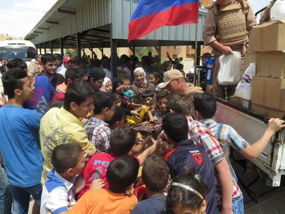 Спецоперация ВС России в Дамаске: в селение, окруженное 2000-ми боевиков, доставлена помощь — эксклюзив «Русской Весны» (ФОТО) | Русская весна