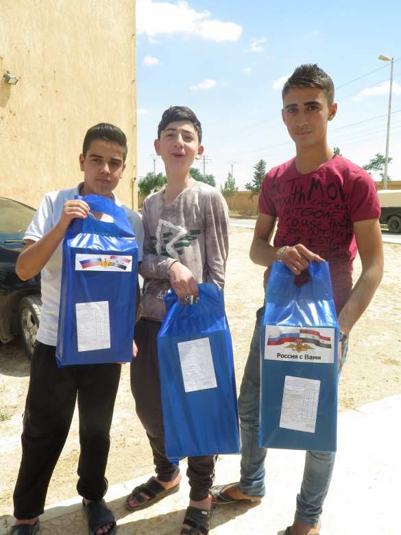 Спецоперация ВС России в Дамаске: в селение, окруженное 2000-ми боевиков, доставлена помощь — эксклюзив «Русской Весны» (ФОТО) | Русская весна