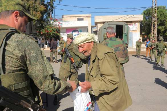Сирия: Российские военные прибыли в освобождённый от боевиков н. п. в Хомсе (ФОТО) | Русская весна