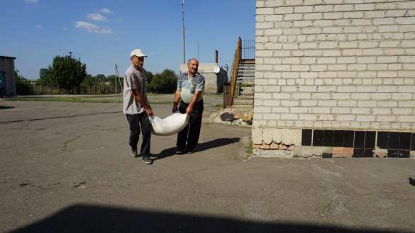 Армия ДНР и «Боевое братство» оказали гуманитарную помощь детским садам и семьям погибших бойцов (ФОТО, ВИДЕО) | Русская весна