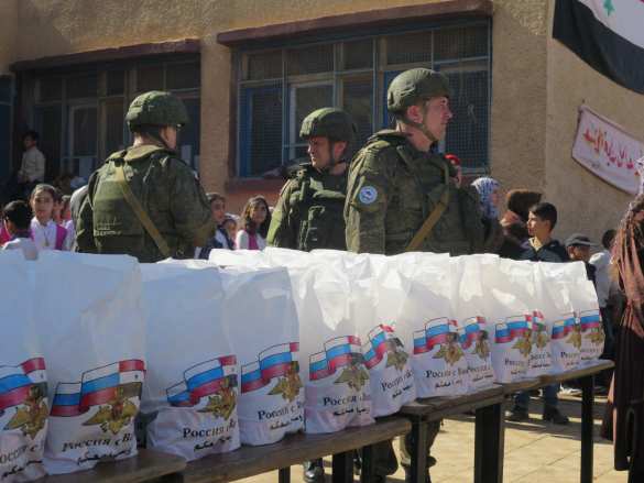 «Катюша» и «Полюшко-поле»: Сирийские красавицы и дети встретили российских военных песнями (+ВИДЕО, ФОТО) | Русская весна