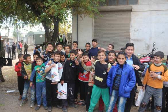 Сирия: Жители отбросили боевиков от города и радостно встретили российских военных (ФОТО) | Русская весна