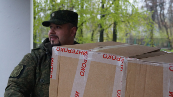 Военнослужащие ДНР передали 16 тысяч систем для переливания крови макеевской больнице (+ФОТО, ВИДЕО) | Русская весна