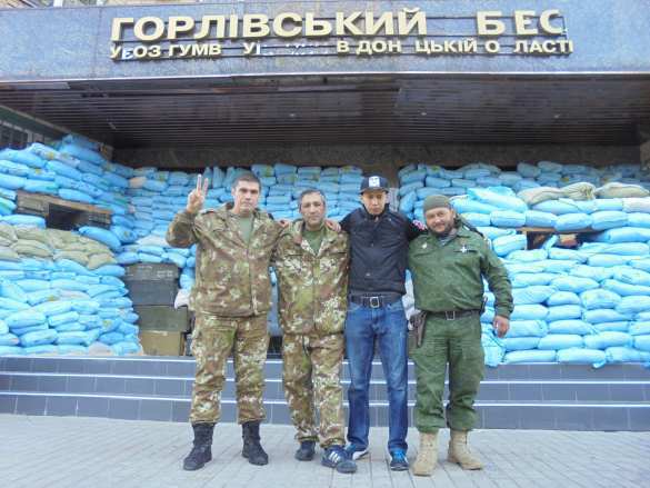 Пограничник-русский, Курбанши-туркмен, Найман-казах, Шайтан-татарин Позывной «Найман» — военкор ДНР из Казахстана (фото, видео) | Русская весна