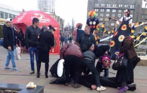 В Харькове победителя конкурса по поеданию блинов увезла скорая (ФОТО) | Русская весна