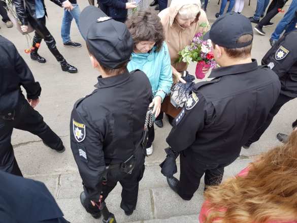 ВАЖНО: В Харькове и Запорожье начались столкновения между неонацистами и участниками «Бессмертного полка» (ФОТО, ВИДЕО) | Русская весна