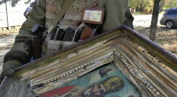 В ЛНР ополченцы ГБР «Бэтмен» вернули в храм иконы, похищенные украинскими фашистами (видео) | Русская весна