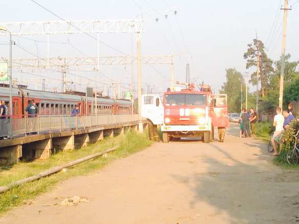 Образцовая операция МЧС: В подмосковном Раменском во время движения загорелась электричка, спасатели эвакуировали пассажиров (ФОТО) | Русская весна