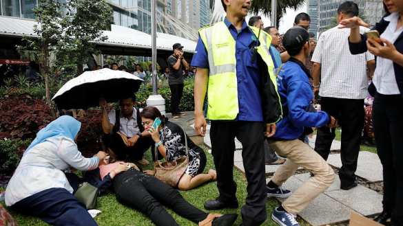 Обвал на бирже: в Индонезии рухнул целый этаж здания (ФОТО, ВИДЕО) | Русская весна