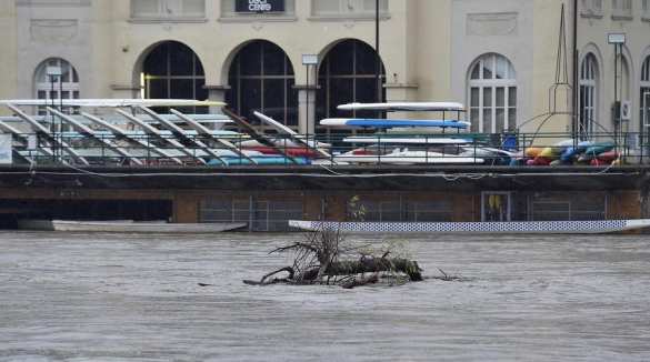Францию и Италию затопило, есть жертвы (ФОТО, ВИДЕО) | Русская весна
