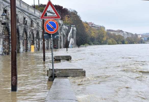 Францию и Италию затопило, есть жертвы (ФОТО, ВИДЕО) | Русская весна