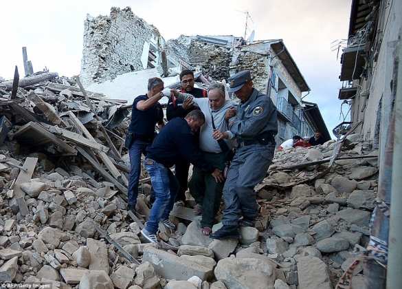 Землетрясение в Италии: люди под завалами, десятки жертв, город отрезан от электричества (+ВИДЕО, ФОТОРЕПОРТАЖ) | Русская весна