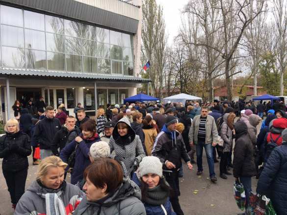 На некоторых избирательных участках ДНР стоят очереди (+ВИДЕО, ФОТО) | Русская весна