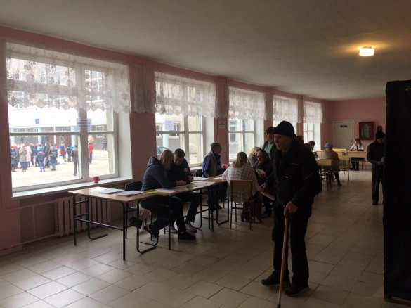 На некоторых избирательных участках ДНР стоят очереди (+ВИДЕО, ФОТО) | Русская весна