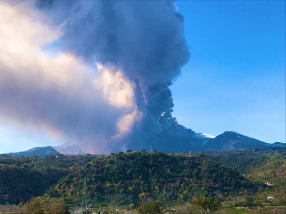 Извержение Этны видно из космоса (ФОТО, ВИДЕО) | Русская весна