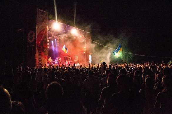 Ритуальные скачки, ряженые попы и нацистские «зиги» — в Луцке проходит «патриотический» фестиваль «Бандерштат» (ФОТО+ВИДЕО) | Русская весна