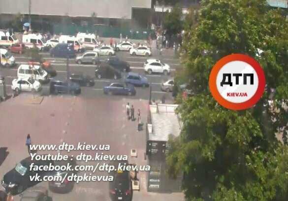 Демонтаж скандального кафе «Каратель» в Киеве: начались стычки между «активистами» и полицией (ФОТО, ВИДЕО) | Русская весна