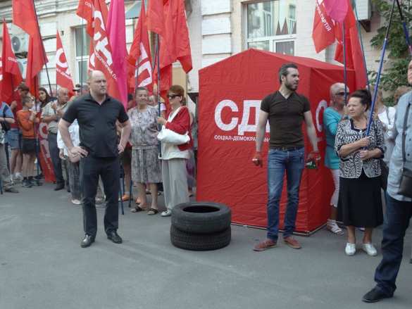 Мосийчук устроил драку перед началом суда над Ляшко (ФОТО, ВИДЕО) | Русская весна