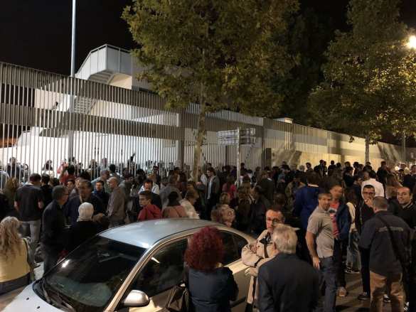 В Каталонии у избирательных участков выстраиваются очереди (+ФОТО) | Русская весна