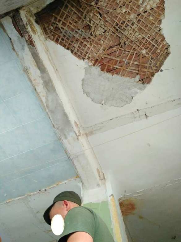 Плесень и дырявый потолок: опубликованы фото казарм Нацгвардии в Киеве (ФОТО) | Русская весна