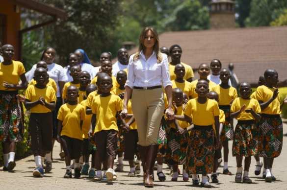 Мелания Трамп разъярила Сеть своим «костюмом колонизатора» в Африке (ФОТО) | Русская весна