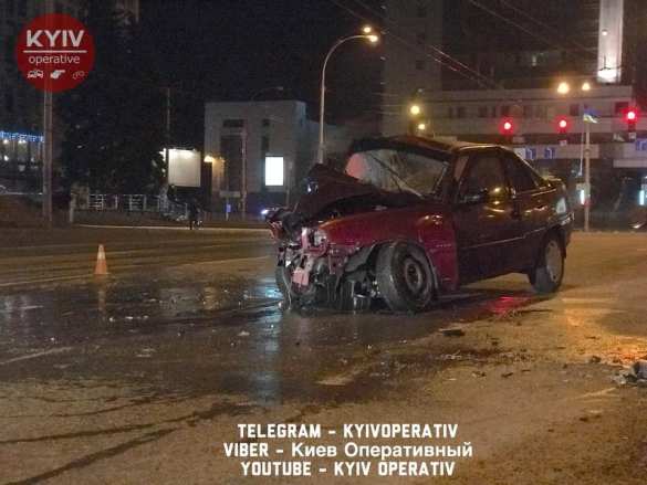 В Киеве пьяный подполковник МВД въехал в столб (ФОТО, ВИДЕО) | Русская весна