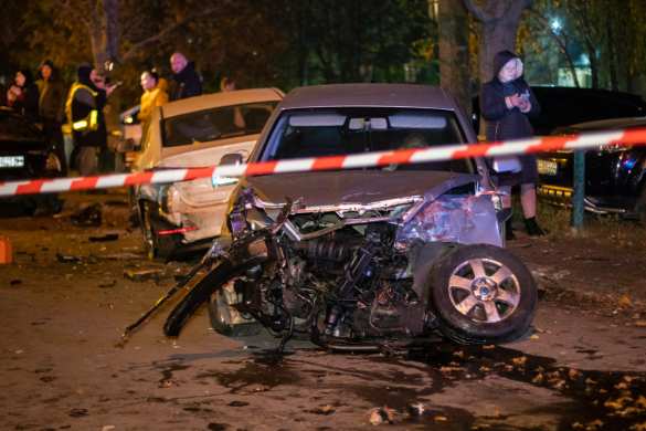 9 разбитых машин и неудавшийся побег: в Киеве пьяный цыган устроил грандиозное ДТП (ФОТО, ВИДЕО) | Русская весна