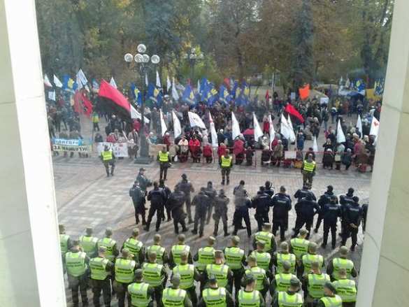 Рада рассматривает отмену депутатской независимости, число митингующих растет (ФОТО) | Русская весна