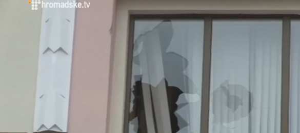 СРОЧНО: В Киеве штурмуют офис Рината Ахметова (+ФОТО, ВИДЕО) | Русская весна