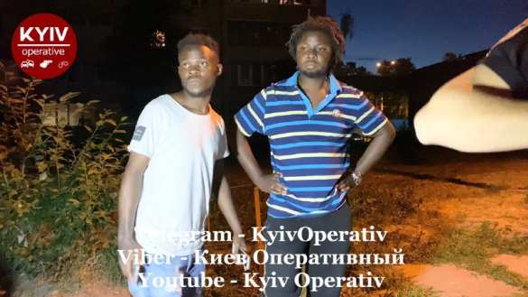 «Чорні, що ви тут робите?!» Пятеро пьяных вытащили африканцев из такси в Киеве и избили (ФОТО, ВИДЕО) | Русская весна