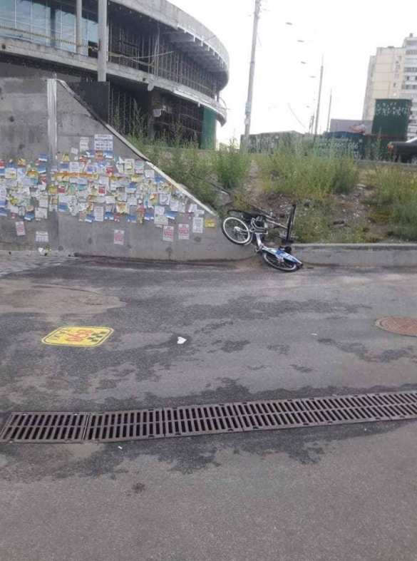 Це Европа: В Киеве разгромили точку проката велосипедов (ФОТО) | Русская весна