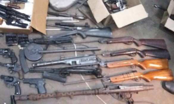 «Айдаровец» прятал арсенал оружия на киевском заводе (ФОТО) | Русская весна