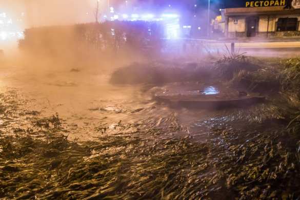 Кто сказал, что в Киеве нет горячей воды? В Киеве прорвало трубы с горячей водой (ФОТО) | Русская весна