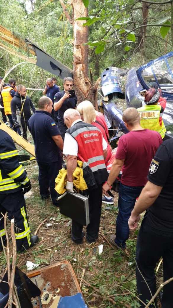 СРОЧНО: В центре Киева рухнул вертолёт, есть пострадавшие (ФОТО) | Русская весна