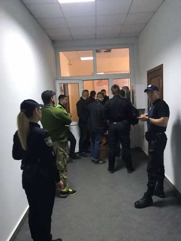 Это Украина: в Киеве неизвестные захватили кабинет главы Госгеологии (ФОТО) | Русская весна