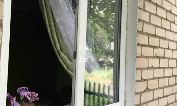 На Донбассе бросили гранату в жилой дом, погибла женщина (ФОТО) | Русская весна