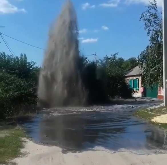 На Украине в областном центре забил фонтан из фекалий (ФОТО, ВИДЕО) | Русская весна