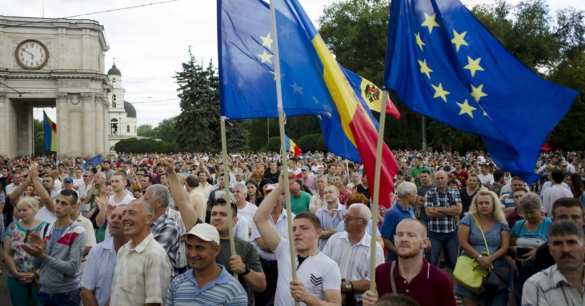 В Молдавии протестующие перекрыли центральный бульвар Кишинева (+ФОТО) | Русская весна