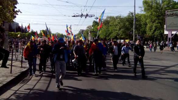 В Кишиневе протестующие окружили Дом Правительства, прорвав полицейский кордон, — источник «Русской Весны» (+ФОТО) | Русская весна