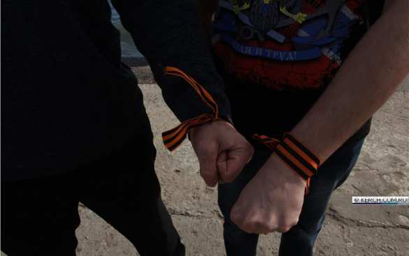 «Донбасс-Россия!» — «моржи» посвятили заплыв годовщине Русской Весны (ФОТО, ВИДЕО) | Русская весна