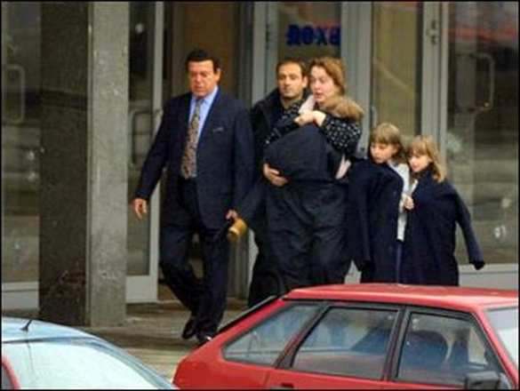 Мэр Москвы предложил назвать театр на Дубровке в честь Иосифа Кобзона  | Русская весна