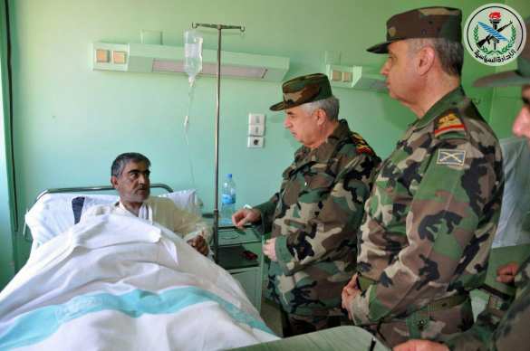 Командование Армии Сирии посетило атакованную США авиабазу Шайрат и раненых военных (ФОТО, ВИДЕО) | Русская весна