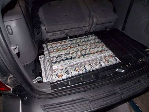 Помощник польского депутата вывозил с Украины контрабандные сигареты и янтарь (ФОТО) | Русская весна