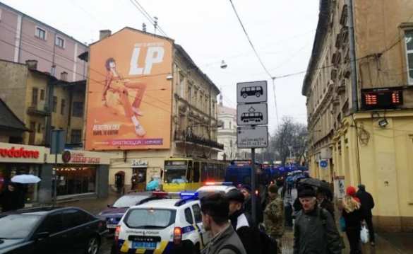 Порошенко едет во Львов: в городе парализовано движение и работает спецназ (ФОТО, ВИДЕО) | Русская весна