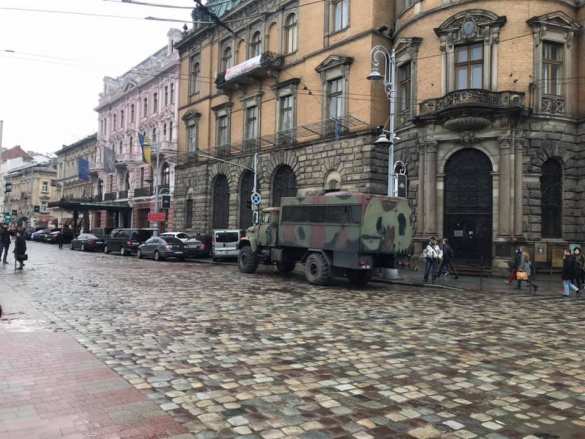 Порошенко едет во Львов: в городе парализовано движение и работает спецназ (ФОТО, ВИДЕО) | Русская весна