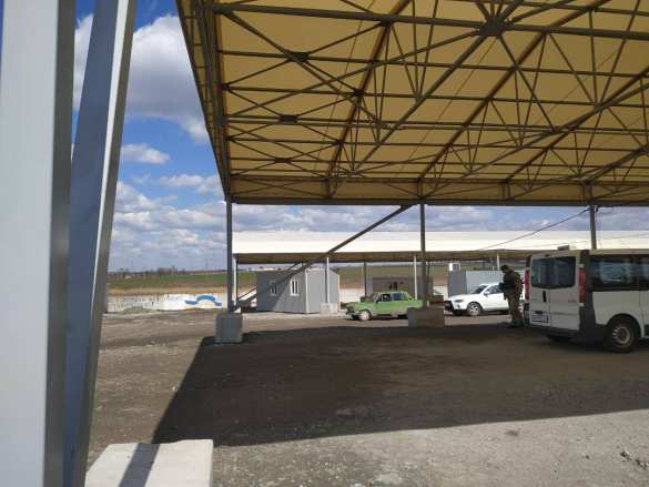 Оккупанты на Донбассе закрывают один из пропускных пунктов (ФОТО) | Русская весна