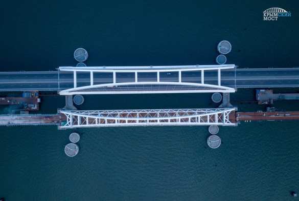 Железнодорожные пути дошли до середины Крымского моста (ФОТО, ВИДЕО) | Русская весна