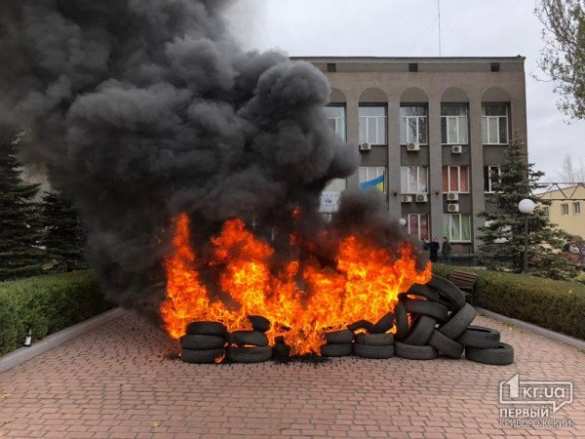 Новый майдан: горят шины, украинцы захватили «Криворожгаз» и взяли заложников (+ФОТО, ВИДЕО) | Русская весна