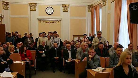 Криворожский горсовет до сих пор захвачен националистами (ФОТО, ВИДЕО) | Русская весна